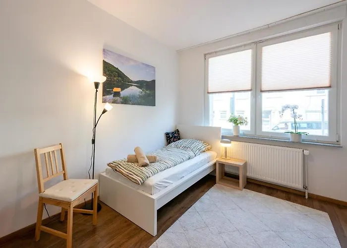 Daire Hagenstay Buelow 1 *